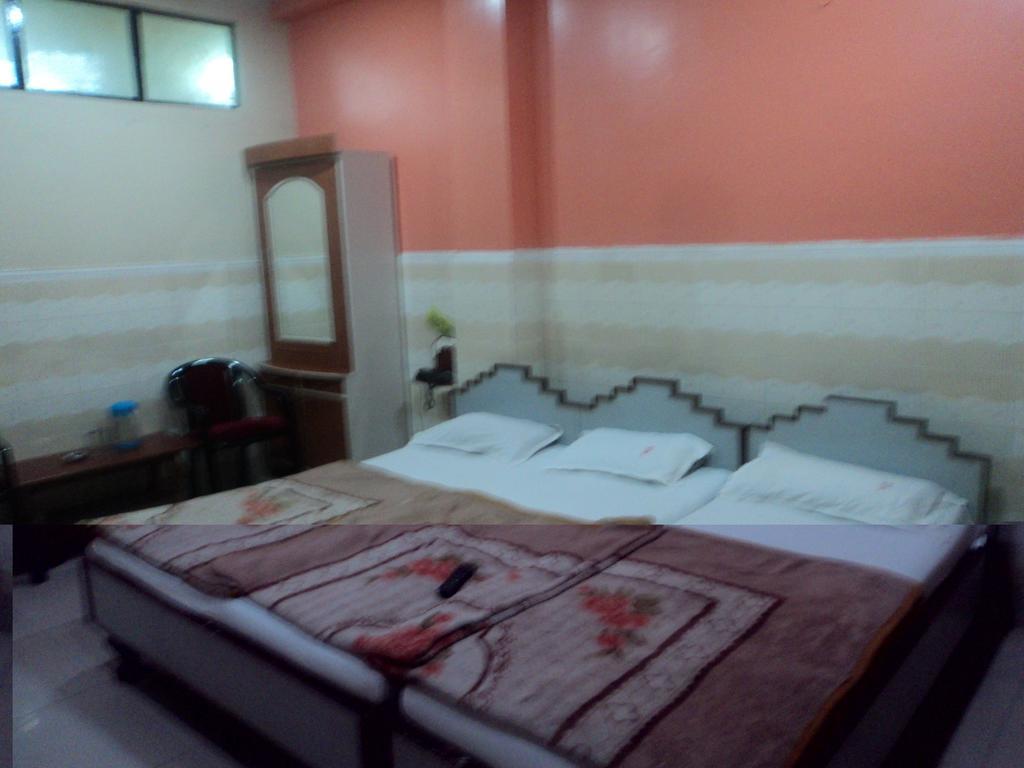Hotel Jyoti Varanasi Zimmer foto