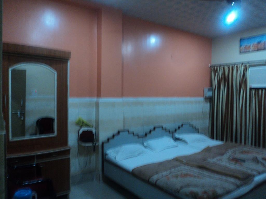 Hotel Jyoti Varanasi Zimmer foto